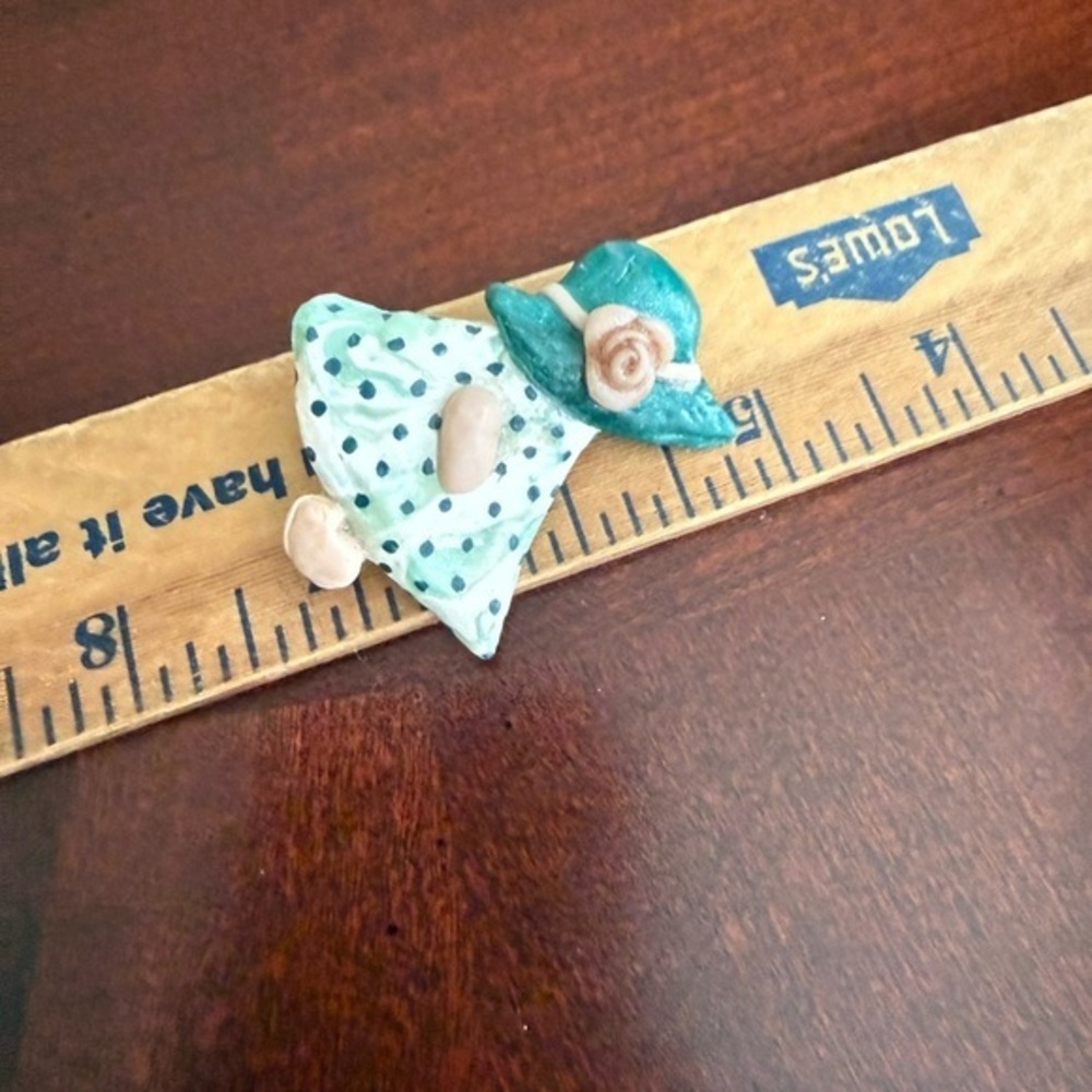 Vintage Little Girl Brooch